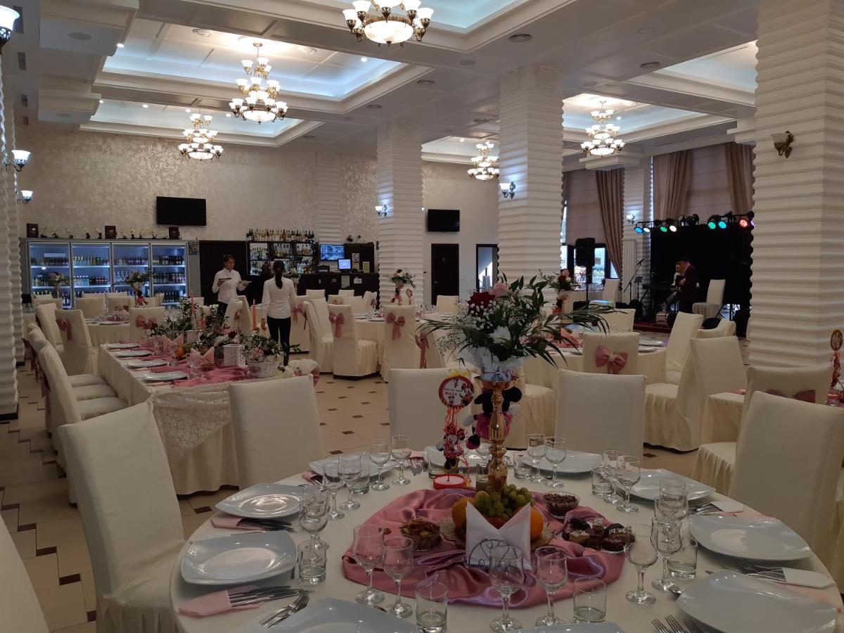 Hotel Ro&Mario Barlad Bîrlad 外观 照片