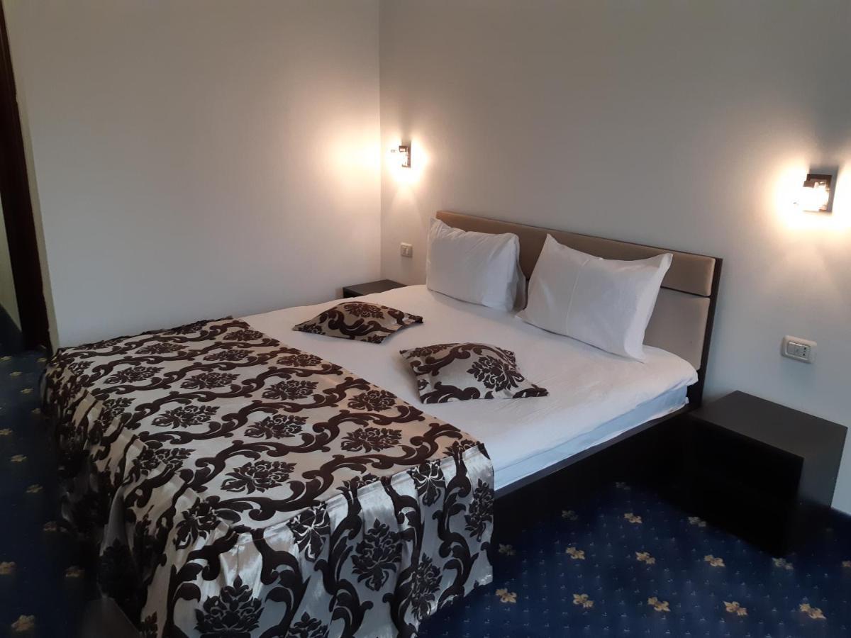Hotel Ro&Mario Barlad Bîrlad 外观 照片