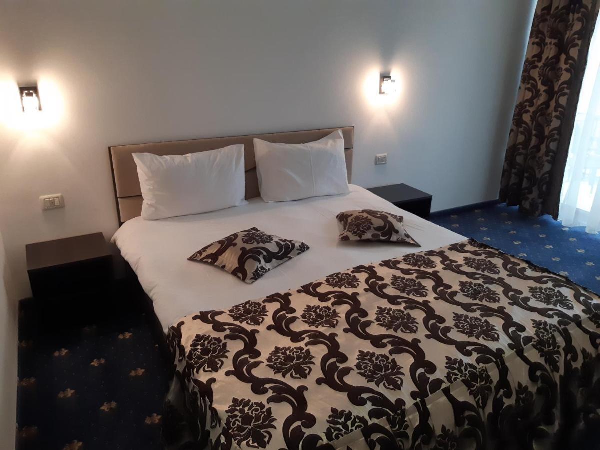 Hotel Ro&Mario Barlad Bîrlad 外观 照片